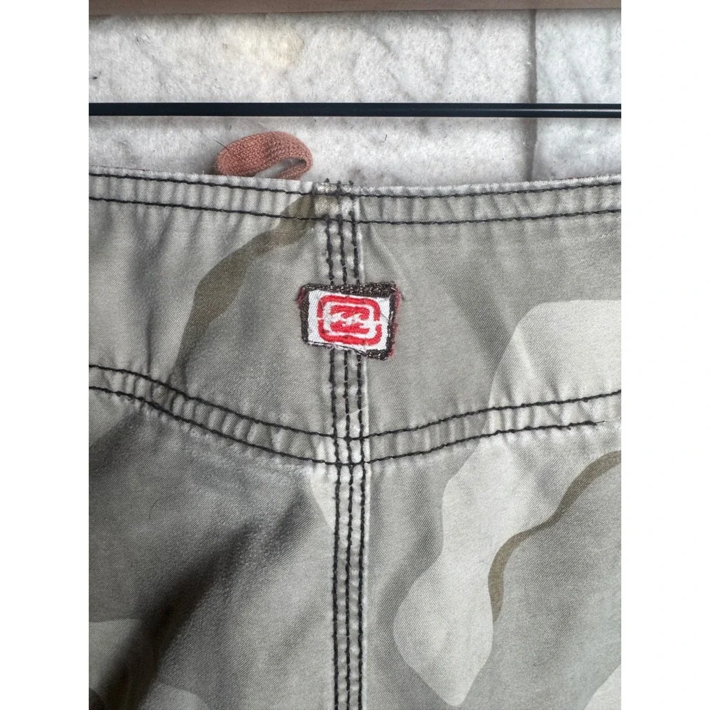 Billabong Mens Board Shorts Size 42 Camo Floral Cargo Swim Trunks M124UHAP